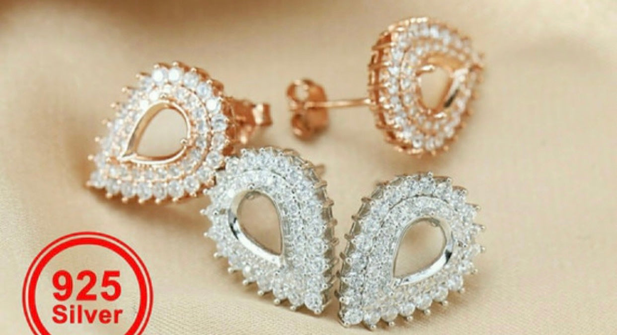 Oval Stud Earrings