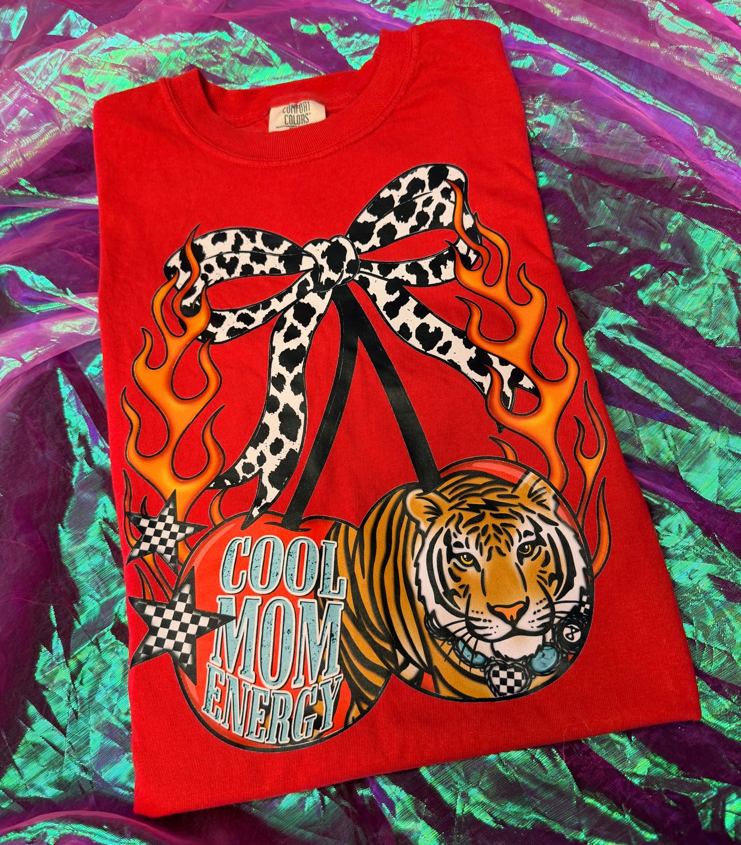 COOL MOMS CLUB SIZE SMALL SHORT SLEEVE