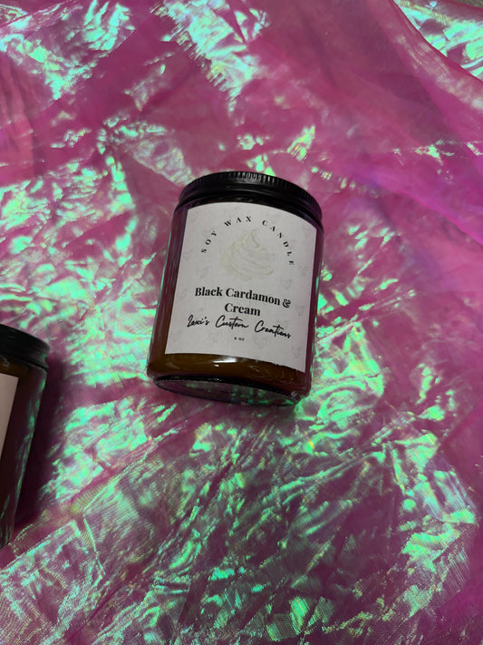 Black cardamom and cream candle