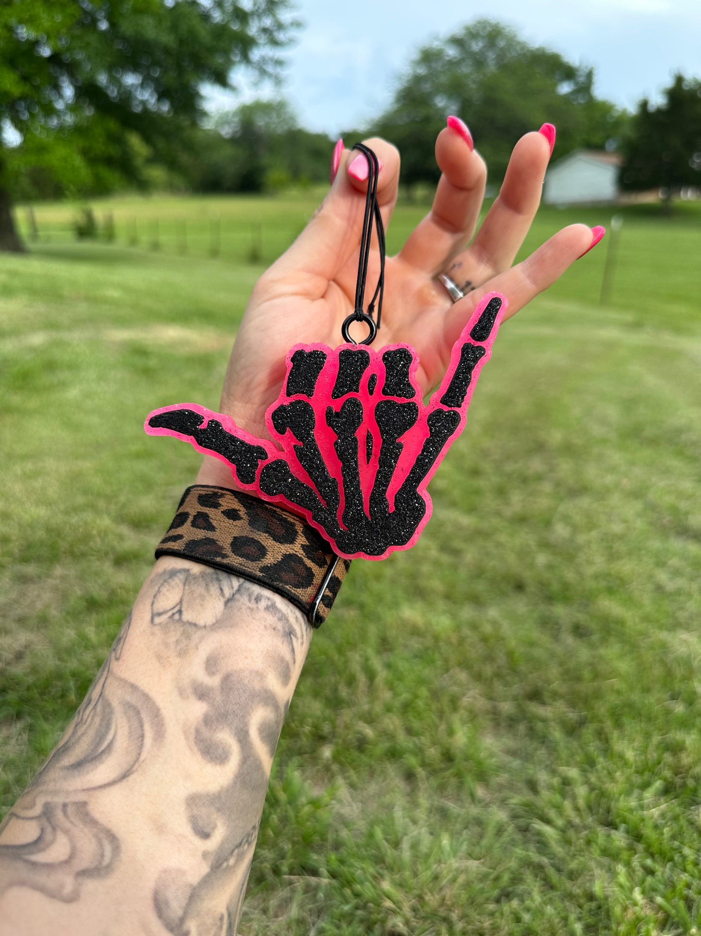 Hot pink skull hand freshie