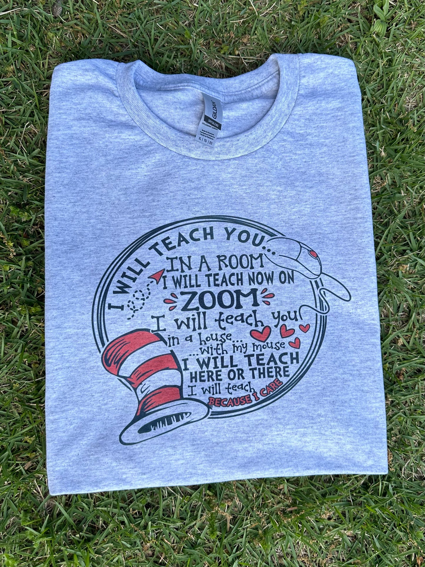 Cat in the hat design *put size and color in comments*